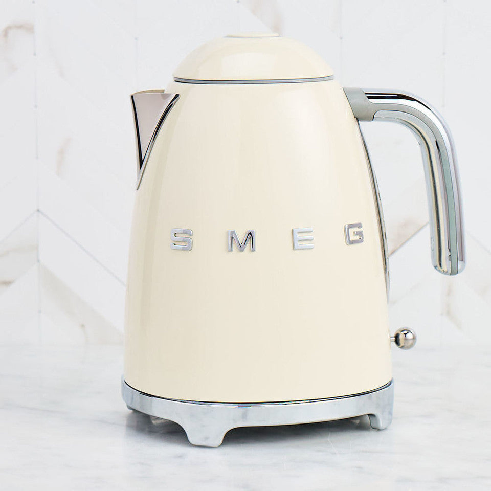 SMEG Electric Kettle | 1.7L 7-Cup Retro Kettle